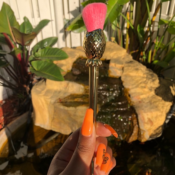 tarte Other - Pineapple Makeup Brush
